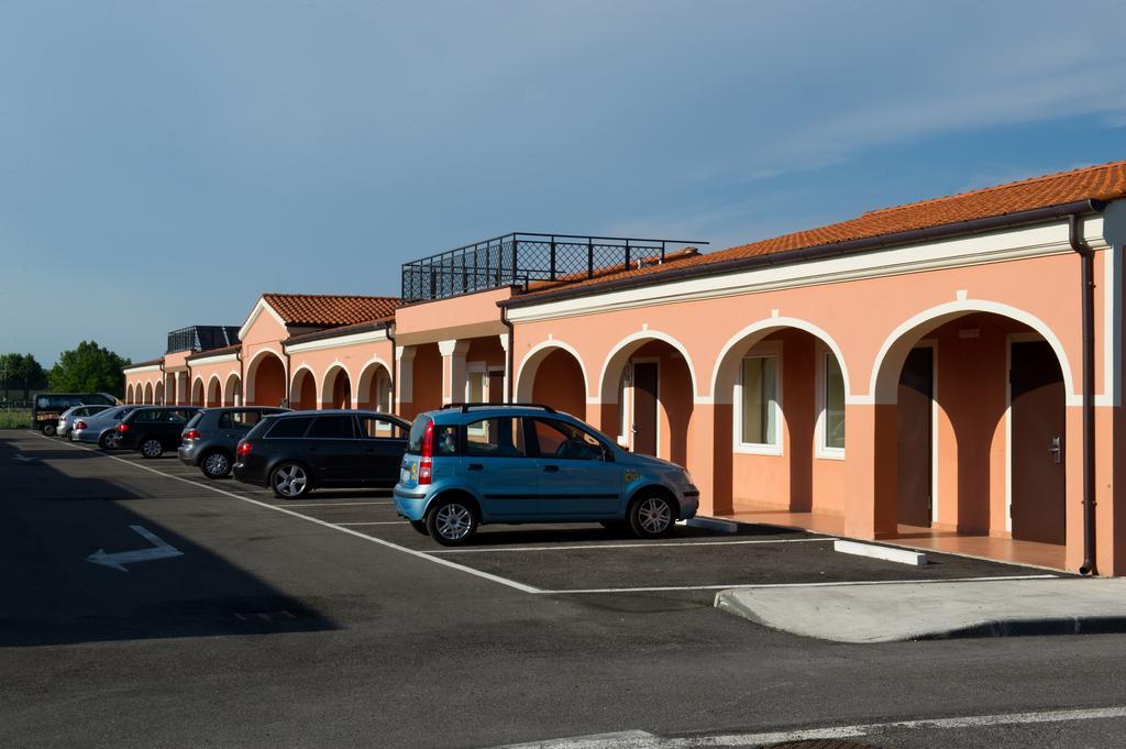 Autohotel Venezia Mirano Esterno foto
