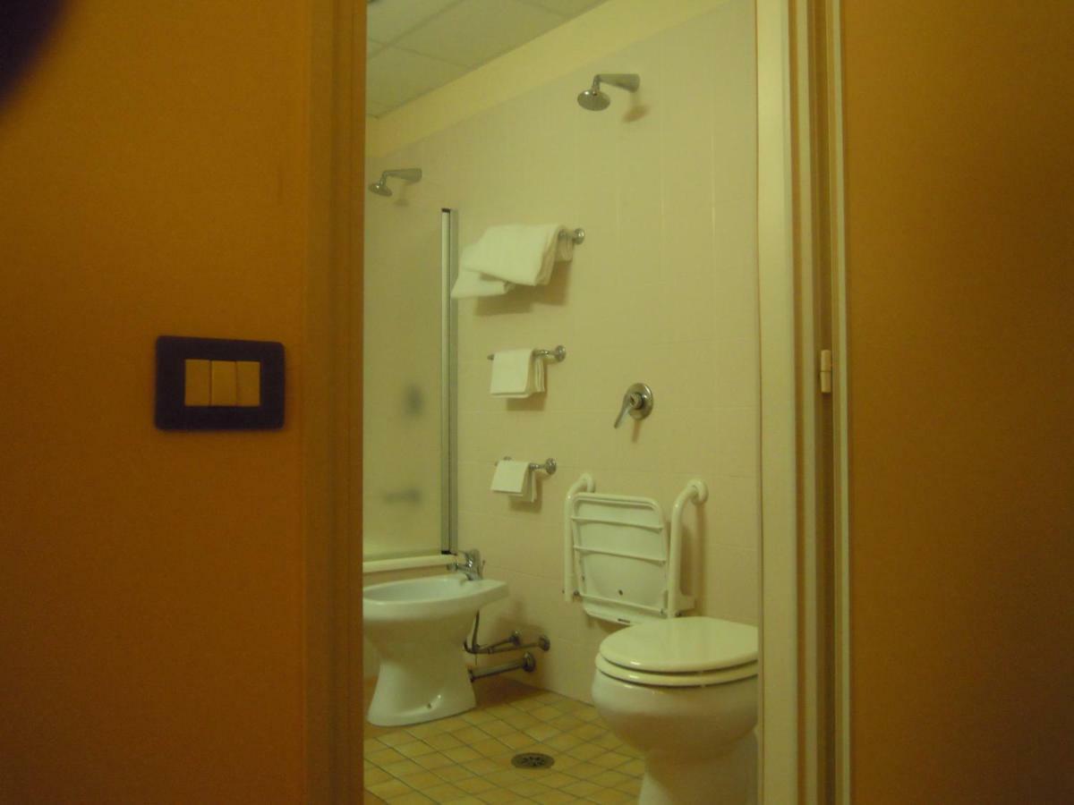 Autohotel Venezia Mirano Esterno foto