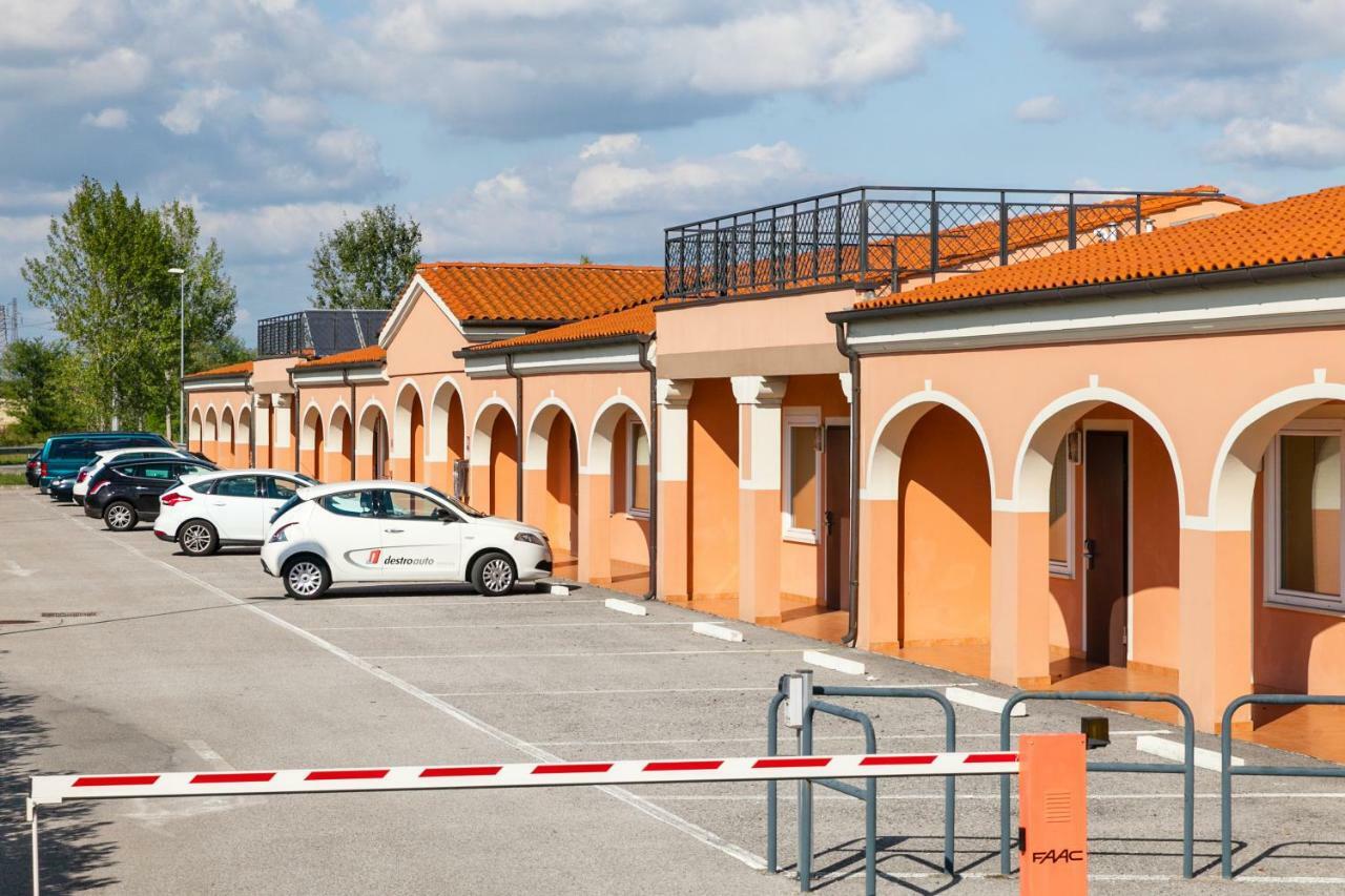 Autohotel Venezia Mirano Esterno foto